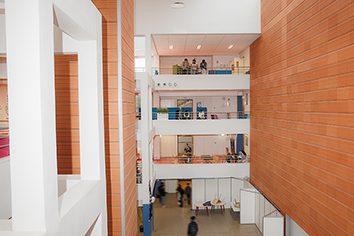 Vue intérieure du campus Sciences et ingénierie au Madrillet
